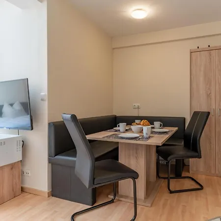 Town House 1 Und 2