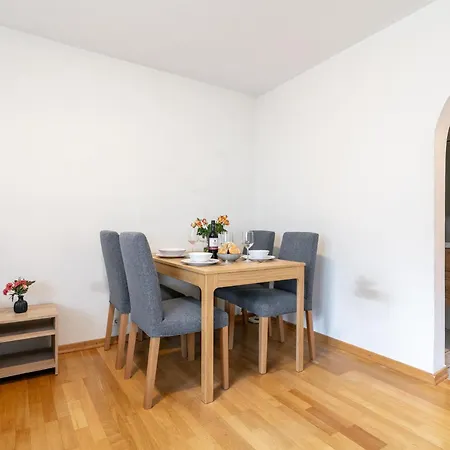 Daire Town House 1 Und 2 *