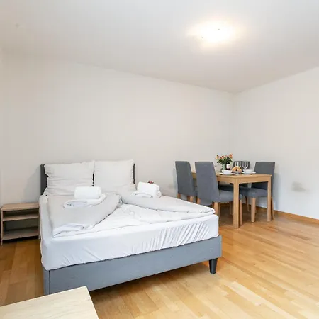 Apartment Town House 1 Und 2 *