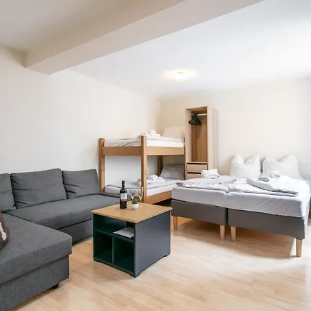 Town House 1 Und 2 Apartment