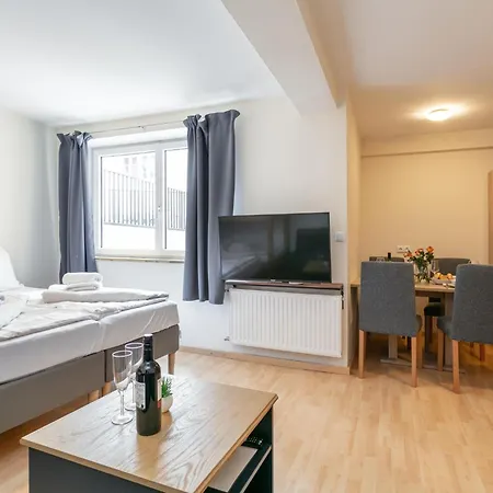 Town House 1 Und 2 Apartment *