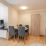 Town House 1 Und 2 Daire *